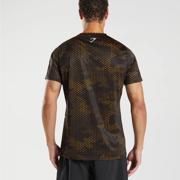Gymshark Black and Gold Short Sleeve Tee - Picture 2 of 9
